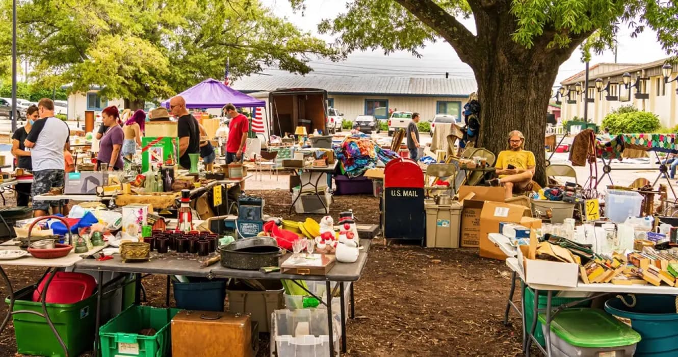 Flohmi Schmittiplatz Pratteln, flea market in Basel
