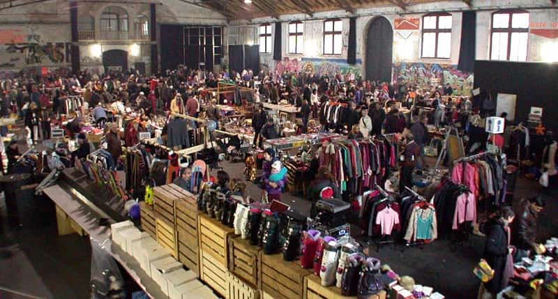 Flohmarkt Grosse Halle - Flea market in Bern