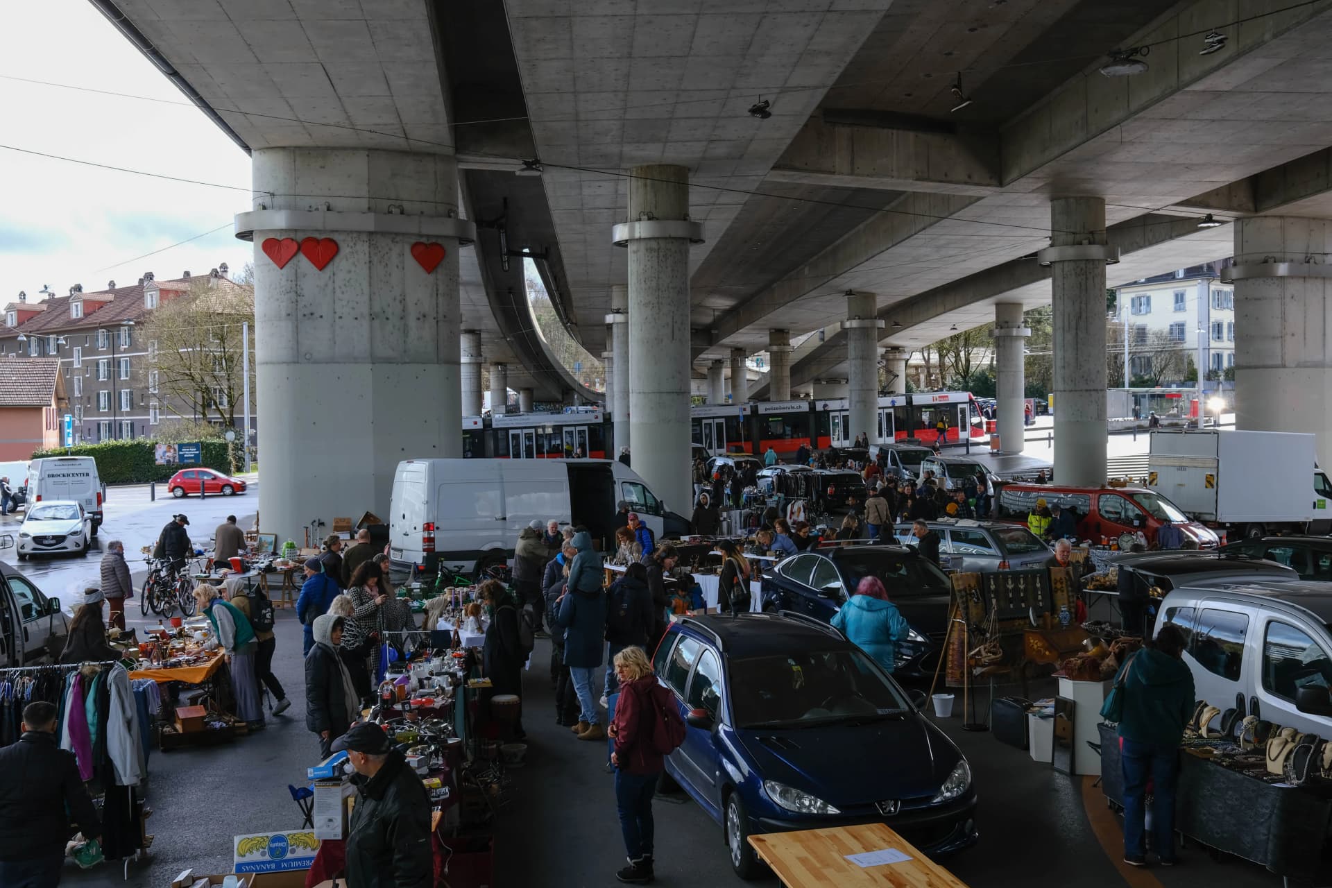 Chilbi Flohmarkt Europaplatz Bern - Flea market in Bern