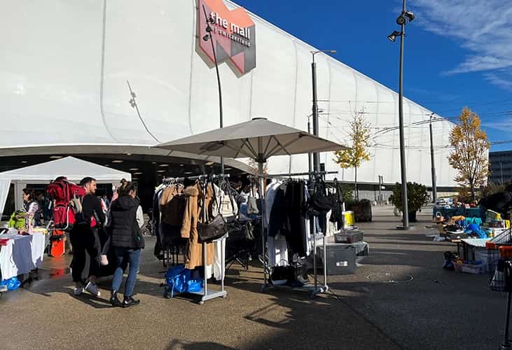 Flohmarkt Mall of Switzerland Ebikon - Mercatino delle pulci a Lucerna
