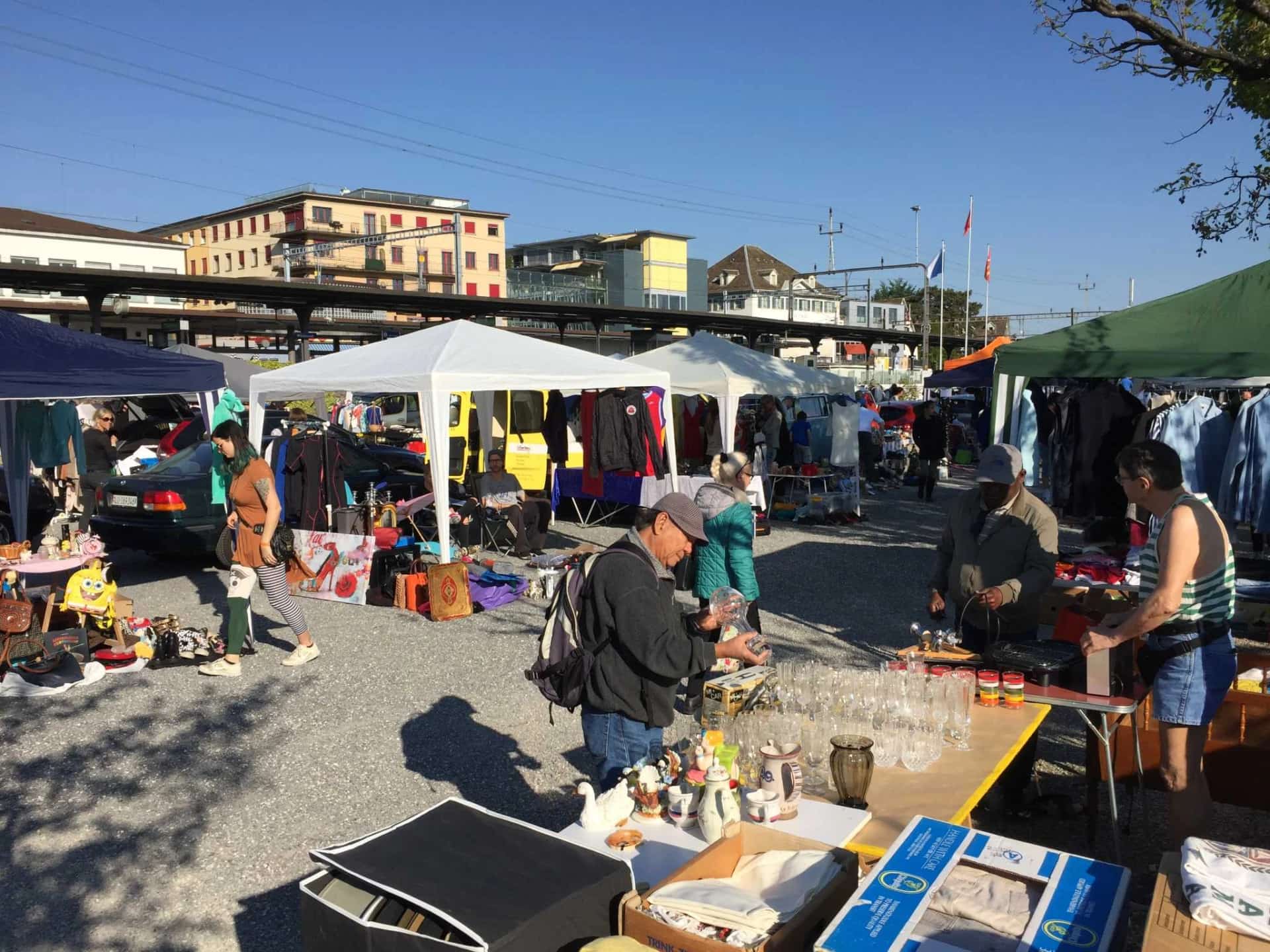 Flohmarkt Seeplatz Waedenswil - Mercatino delle pulci a Zurigo