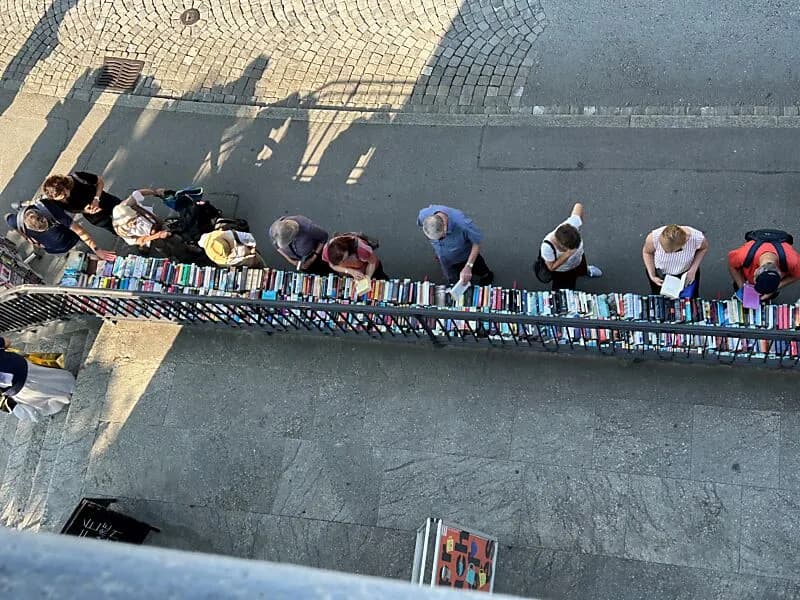 Flohmarkt Stadtbibliothek Aarau - Flea market in Aarau