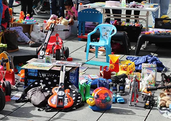 Kids Store Kinderartikel Flohmarkt Beromuenster - Flea market in Luzern