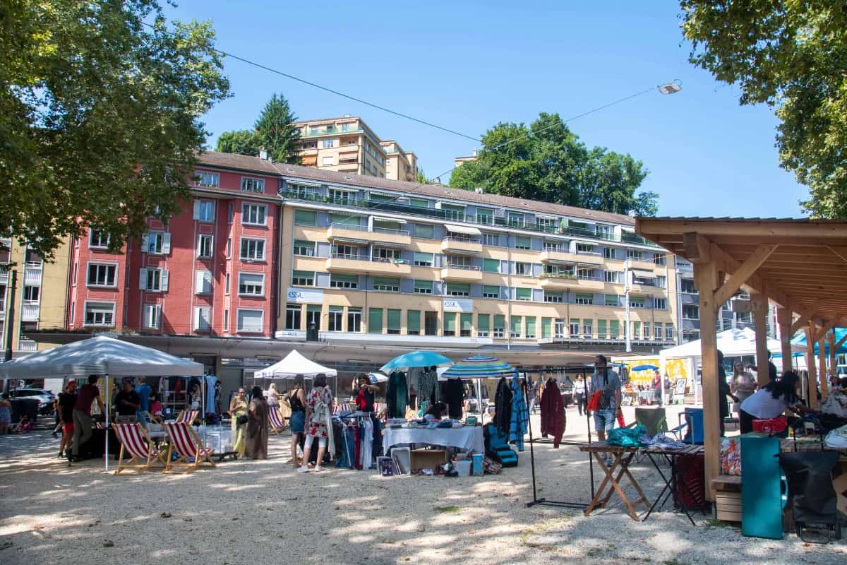 Marches non alimentaires du Tunnel (Mardi) - Flea market in Lausanne