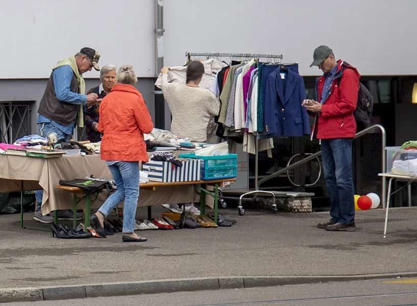 Quartierflohmarkt Gellert - Flea market in Basel
