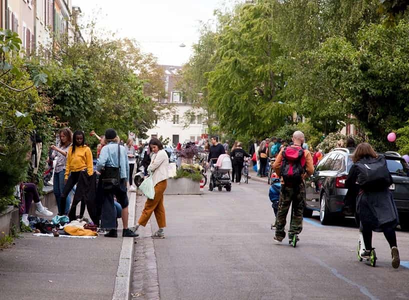 Quartierflohmarkt Gotthelf/Iselin - Mercatino delle pulci a Basilea