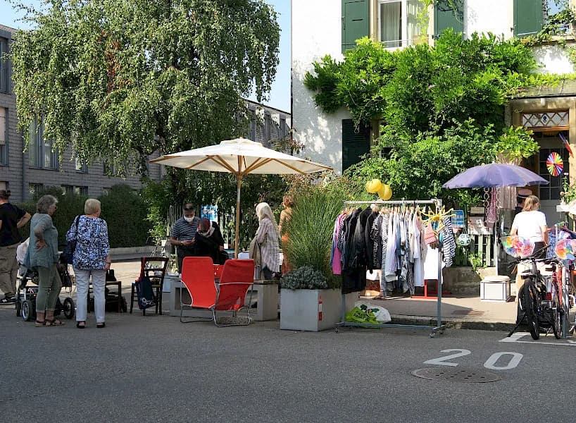 Quartierflohmarkt Wettstein - Flea market in Basel