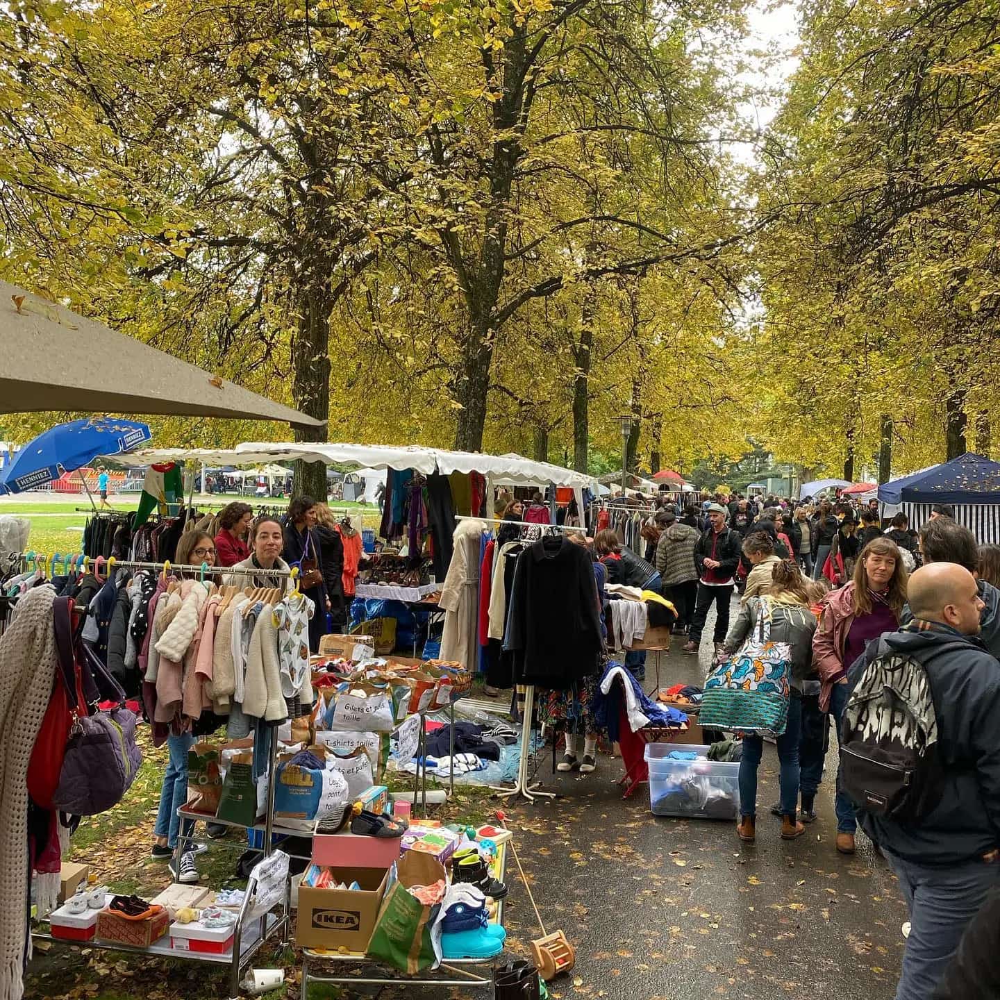 Vide-Grenier de la Place de Milan - Marché aux puces à Lausanne